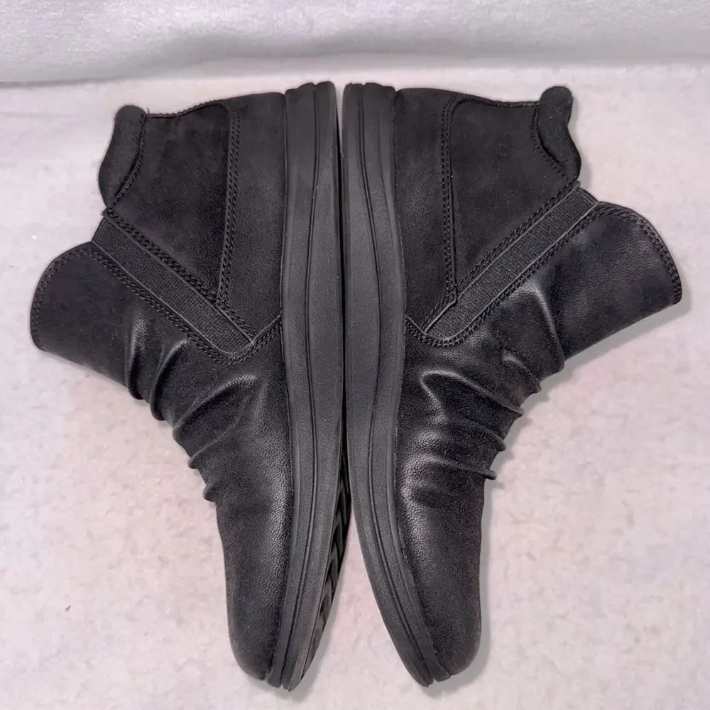 Women’s Clarks Breeze Range Ankle Boots Black size 7.5 Booties